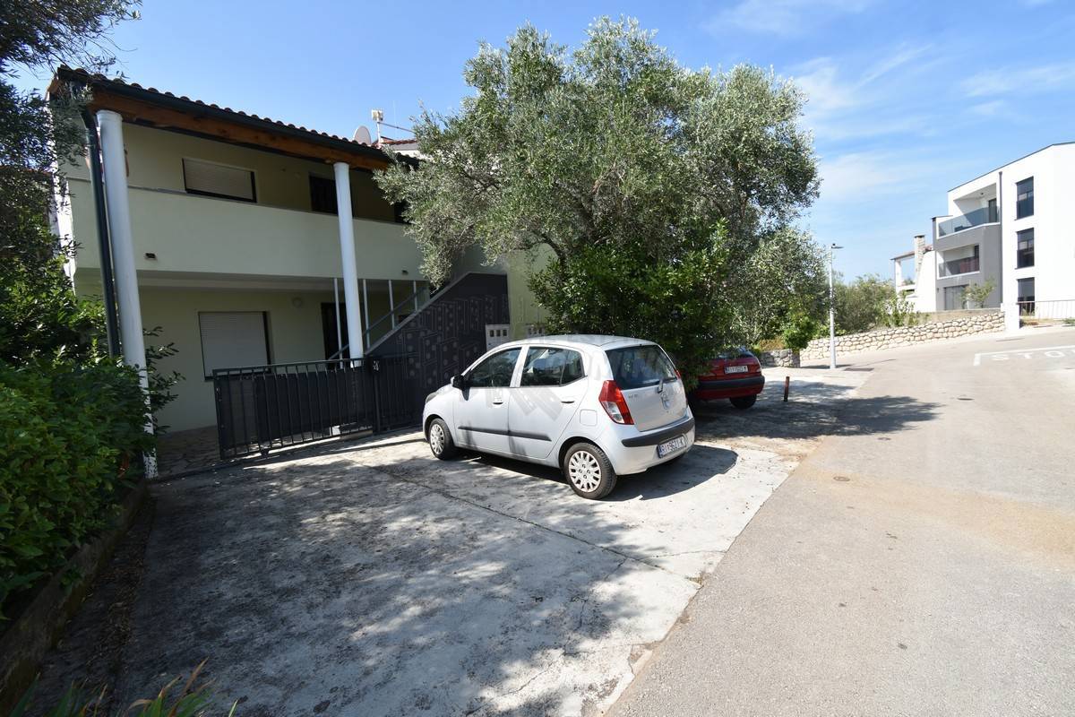 Stanovanje s čudovitim razgledom in 2 terasama! Mesto Krk!