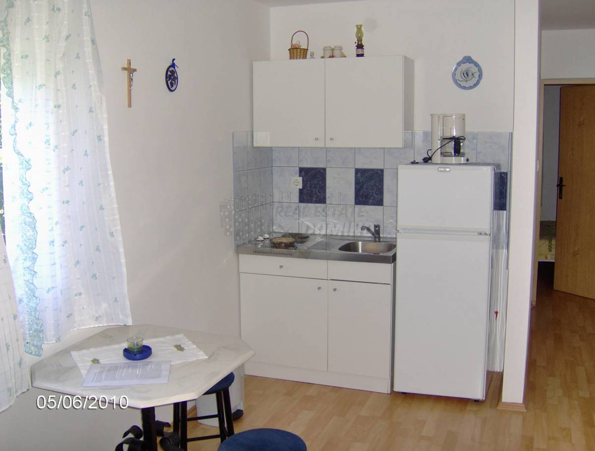 Hiša s 5 apartmaji v bližini morja! šilo!