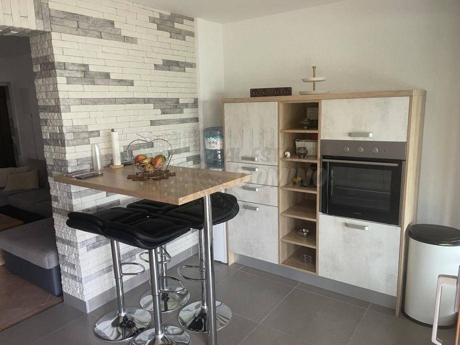 Stanovanje z lepim vrtom!! Malinska-okolica