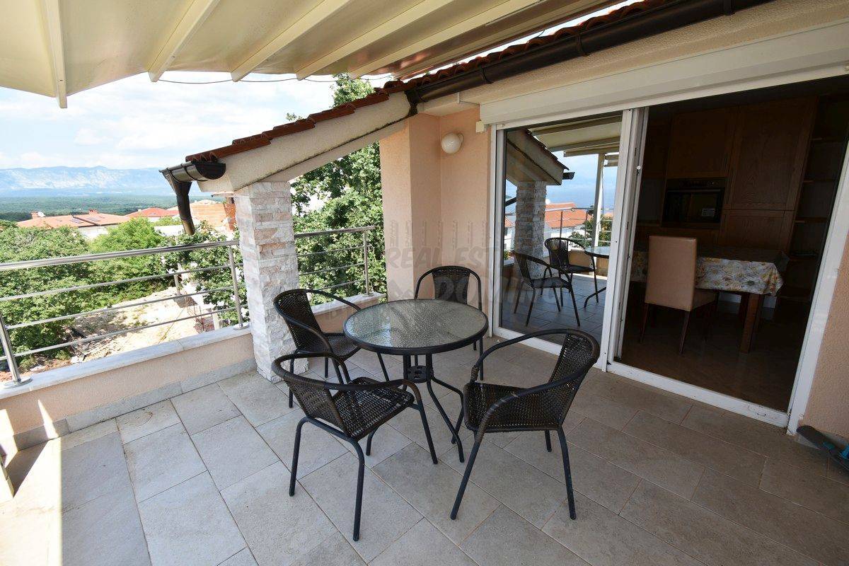 Stanovanje s čudovitim razgledom! Njivice!