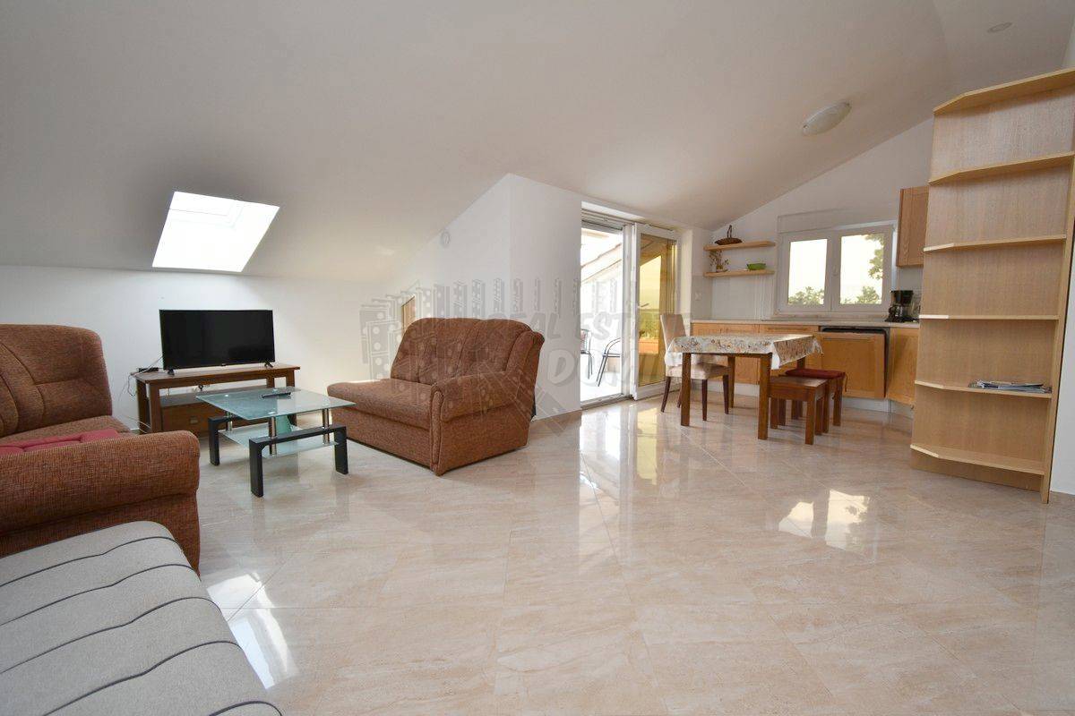 Stanovanje s čudovitim razgledom! Njivice!