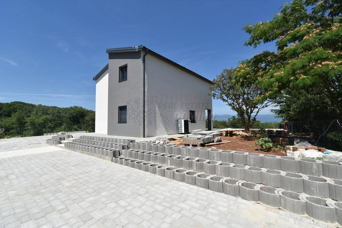 Luksuzna vila s pogledom na morje, velikim vrtom in bazenom-Vrbnik!