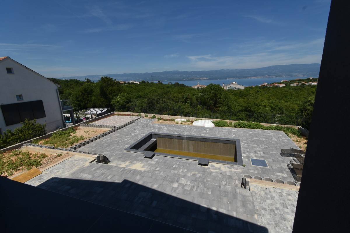 Luksuzna vila s pogledom na morje, velikim vrtom in bazenom-Vrbnik!