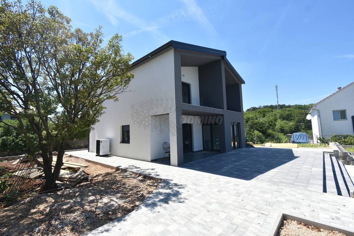 Luksuzna vila s pogledom na morje, velikim vrtom in bazenom-Vrbnik!