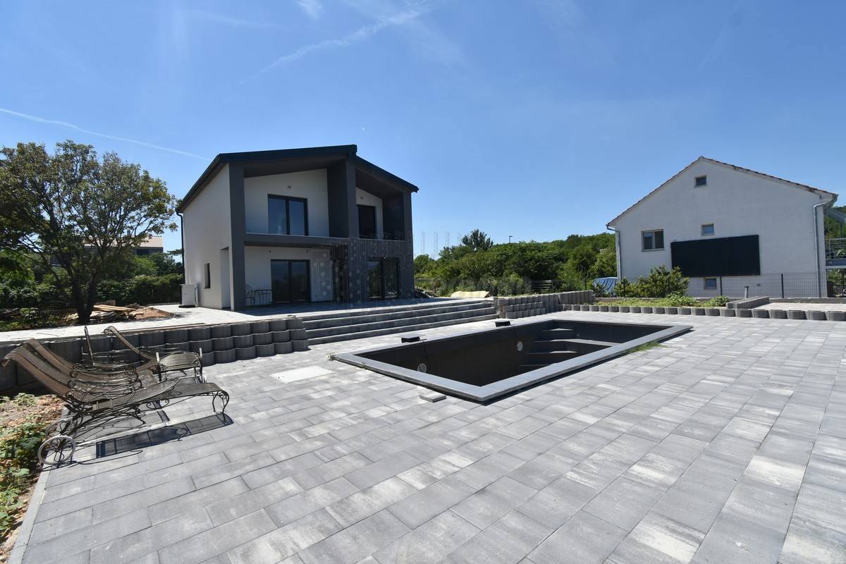 Luksuzna vila s pogledom na morje, velikim vrtom in bazenom-Vrbnik!