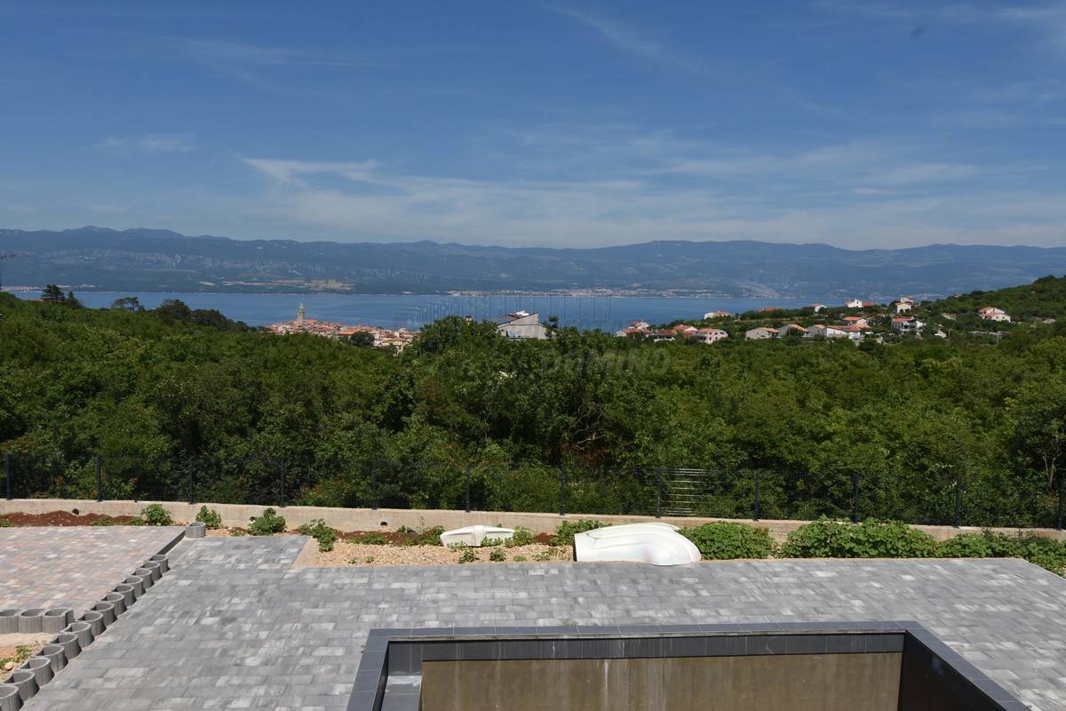 Luksuzna vila s pogledom na morje, velikim vrtom in bazenom-Vrbnik!