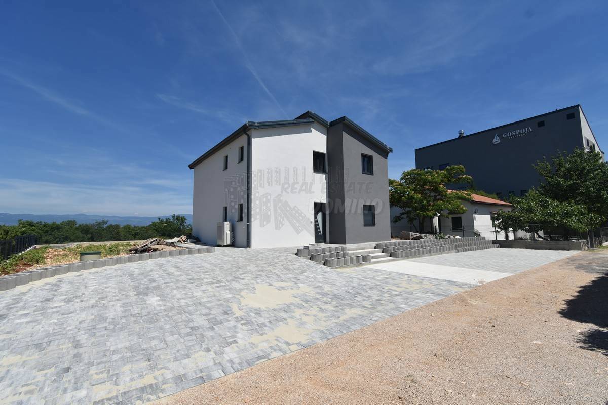 Luksuzna vila s pogledom na morje, velikim vrtom in bazenom-Vrbnik!