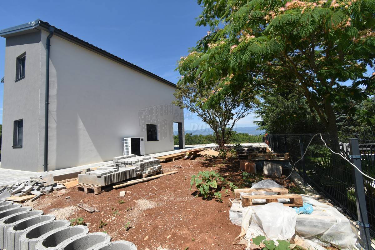 Luksuzna vila s pogledom na morje, velikim vrtom in bazenom-Vrbnik!