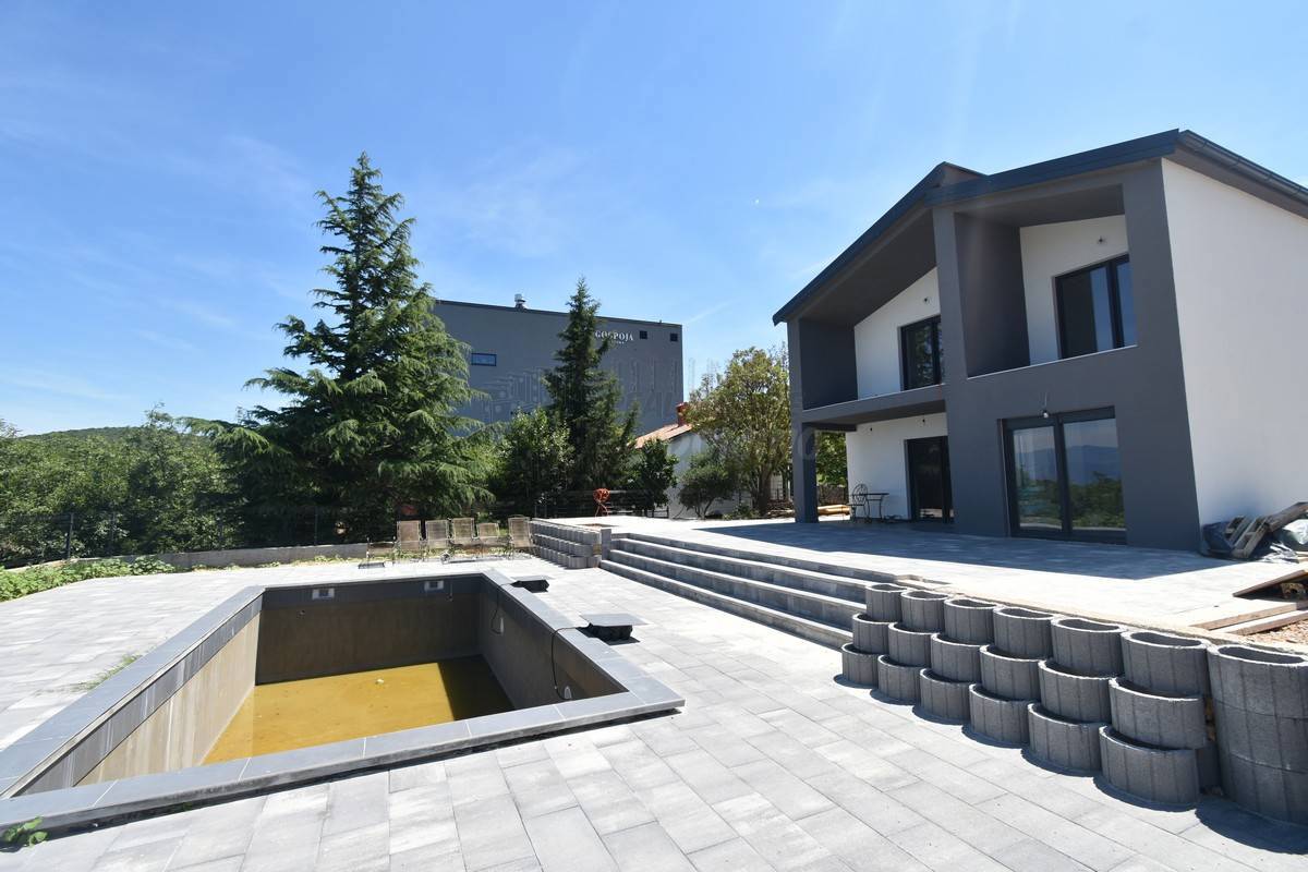 Luksuzna vila s pogledom na morje, velikim vrtom in bazenom-Vrbnik!