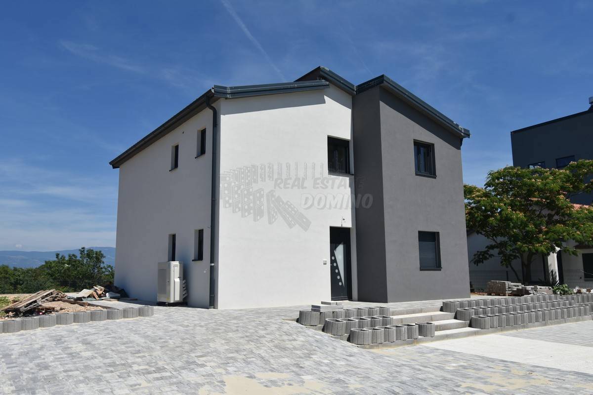 Luksuzna vila s pogledom na morje, velikim vrtom in bazenom-Vrbnik!