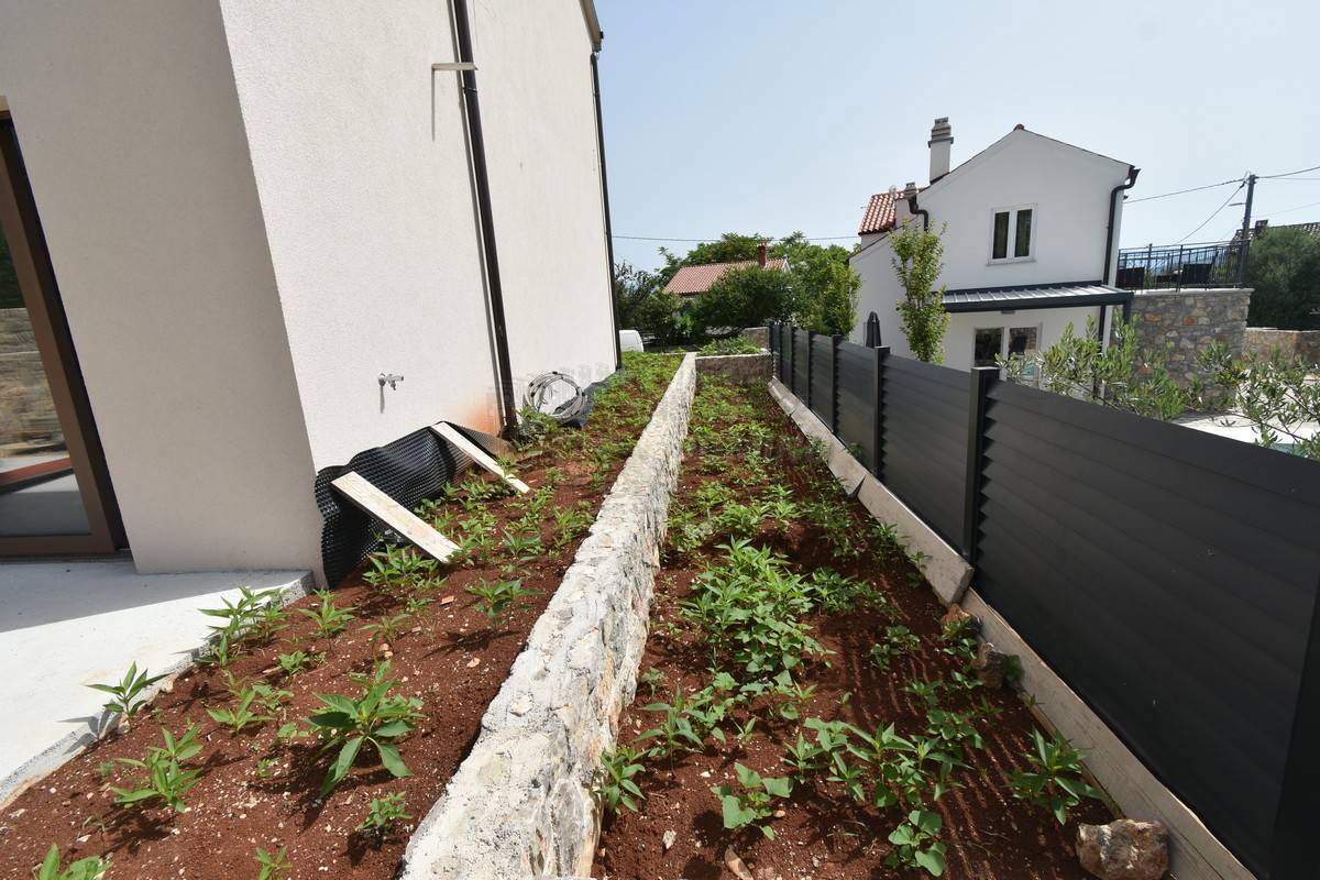 Lepa novogradnja v bližini mesta Krk!