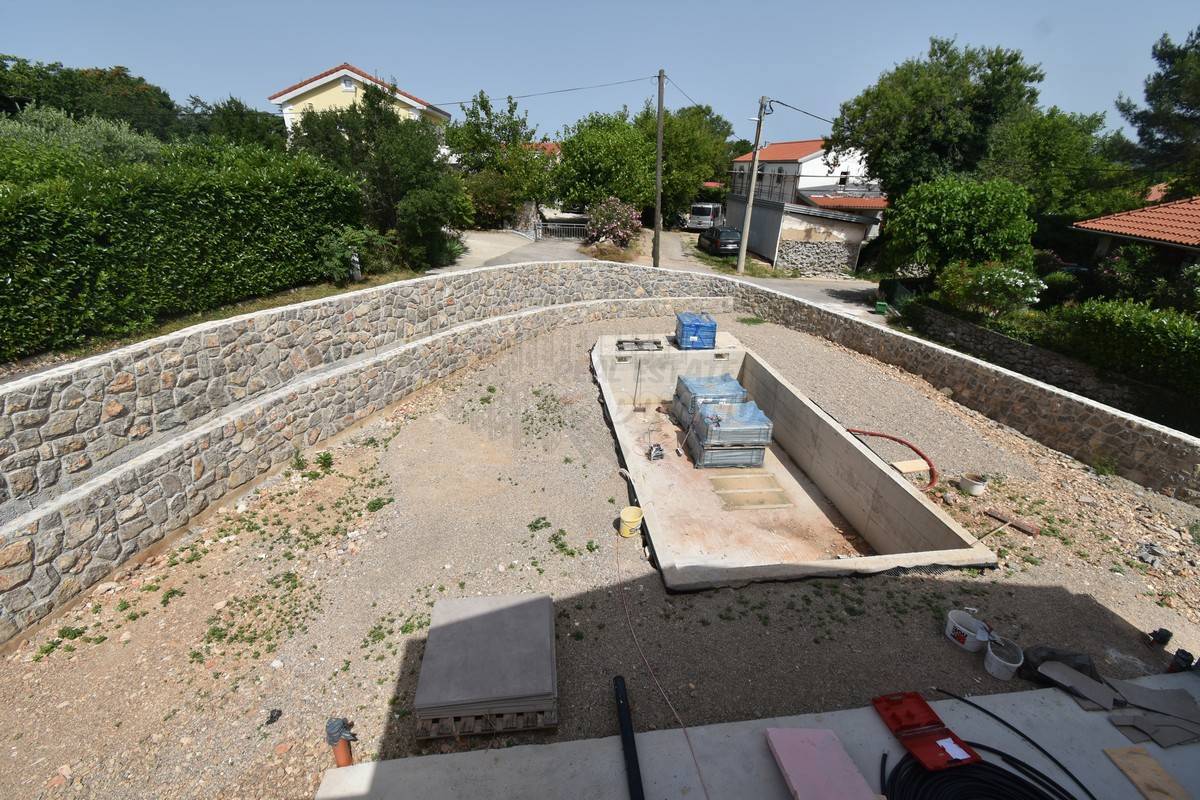 Lepa novogradnja v bližini mesta Krk!