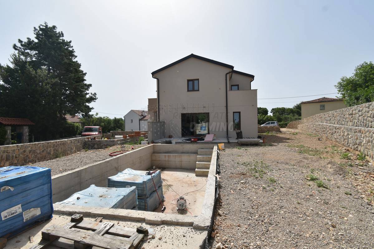 Lepa novogradnja v bližini mesta Krk!