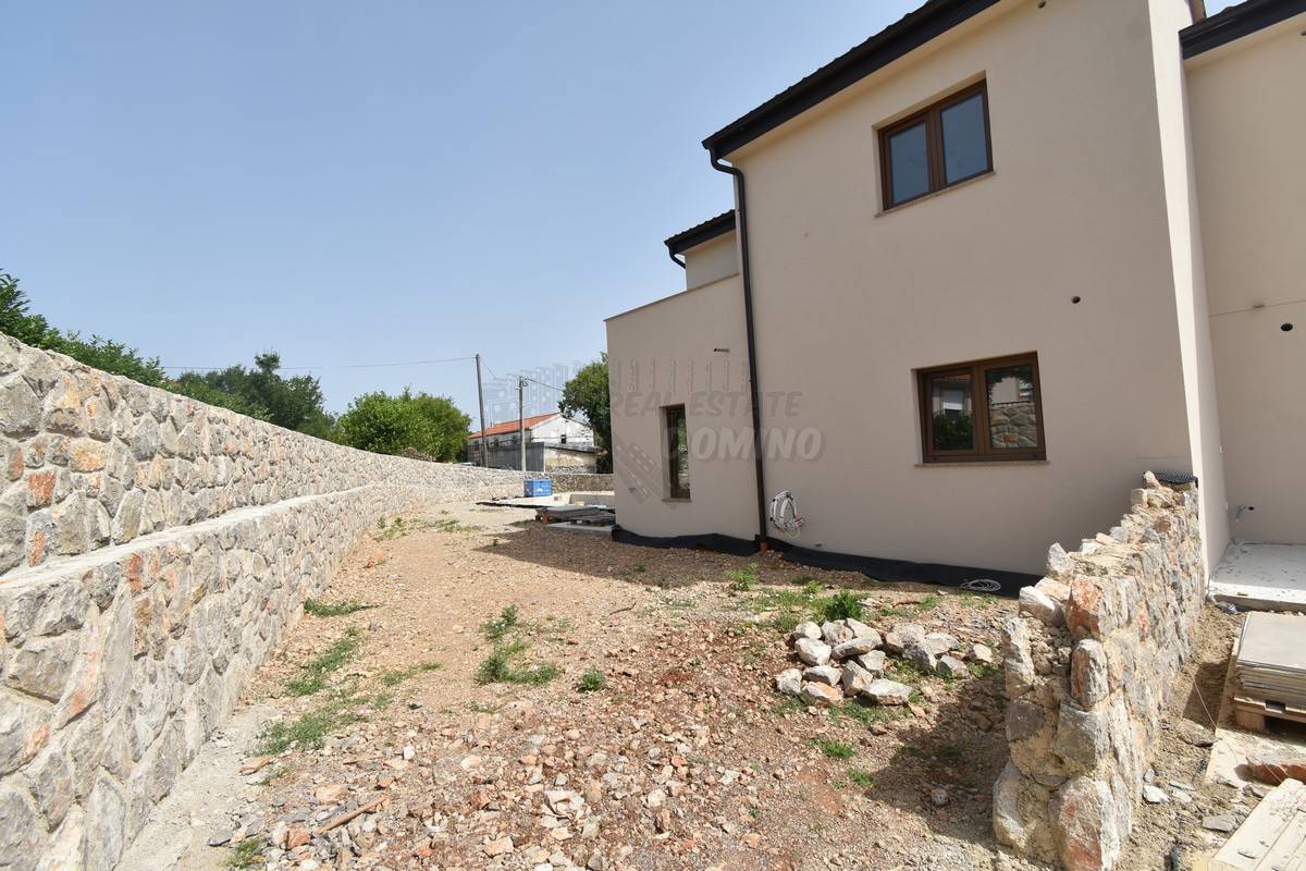 Lepa novogradnja v bližini mesta Krk!