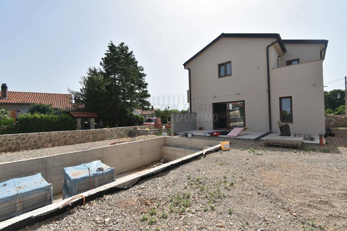 Lepa novogradnja v bližini mesta Krk!