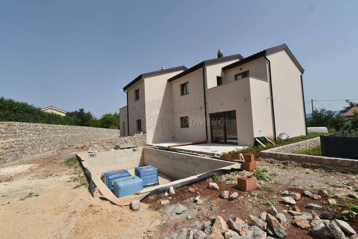 Lepa novogradnja v bližini mesta Krk!