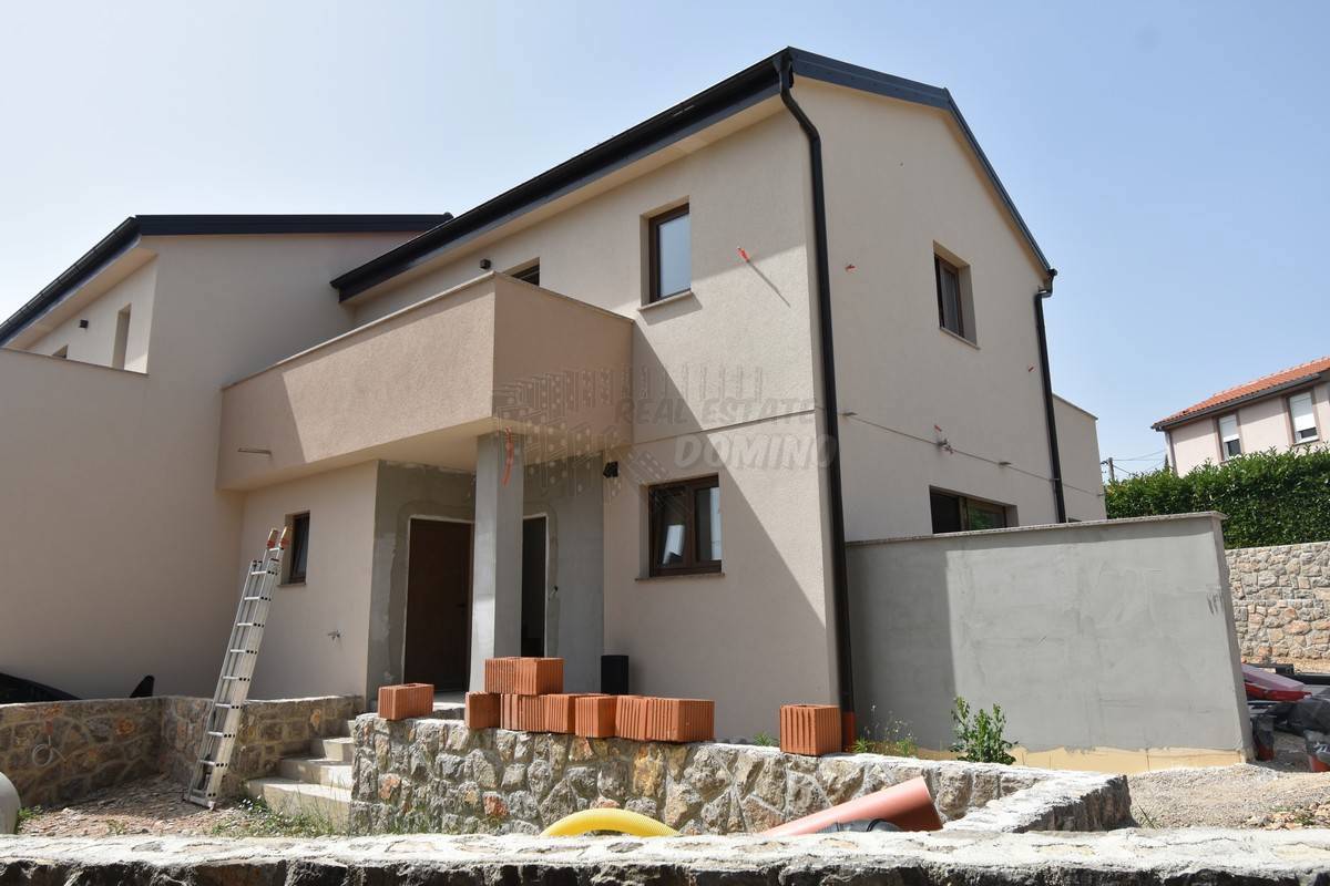 Lepa novogradnja v bližini mesta Krk!