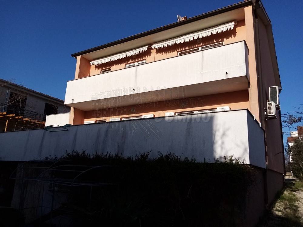 Mesto Krk-stanovanjska hiša za investicijo!