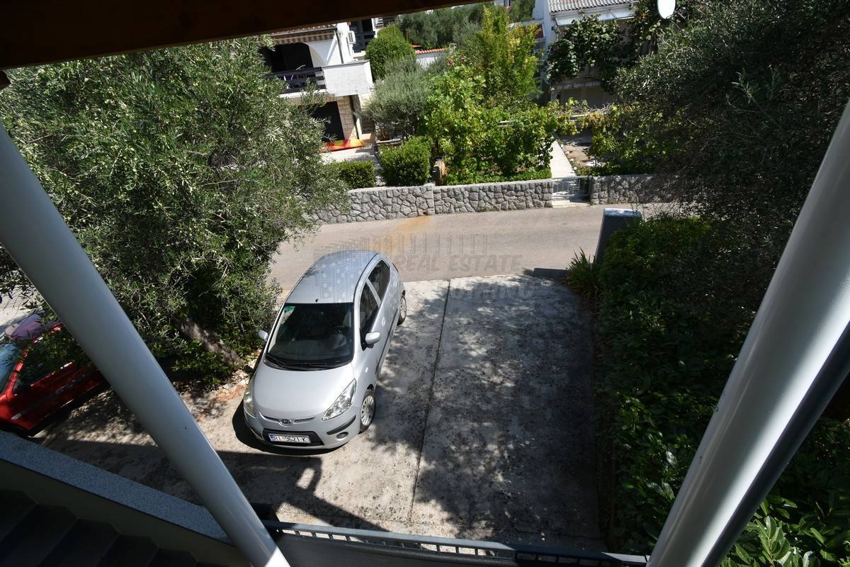 Stanovanje s čudovitim razgledom in 2 terasama! Mesto Krk!