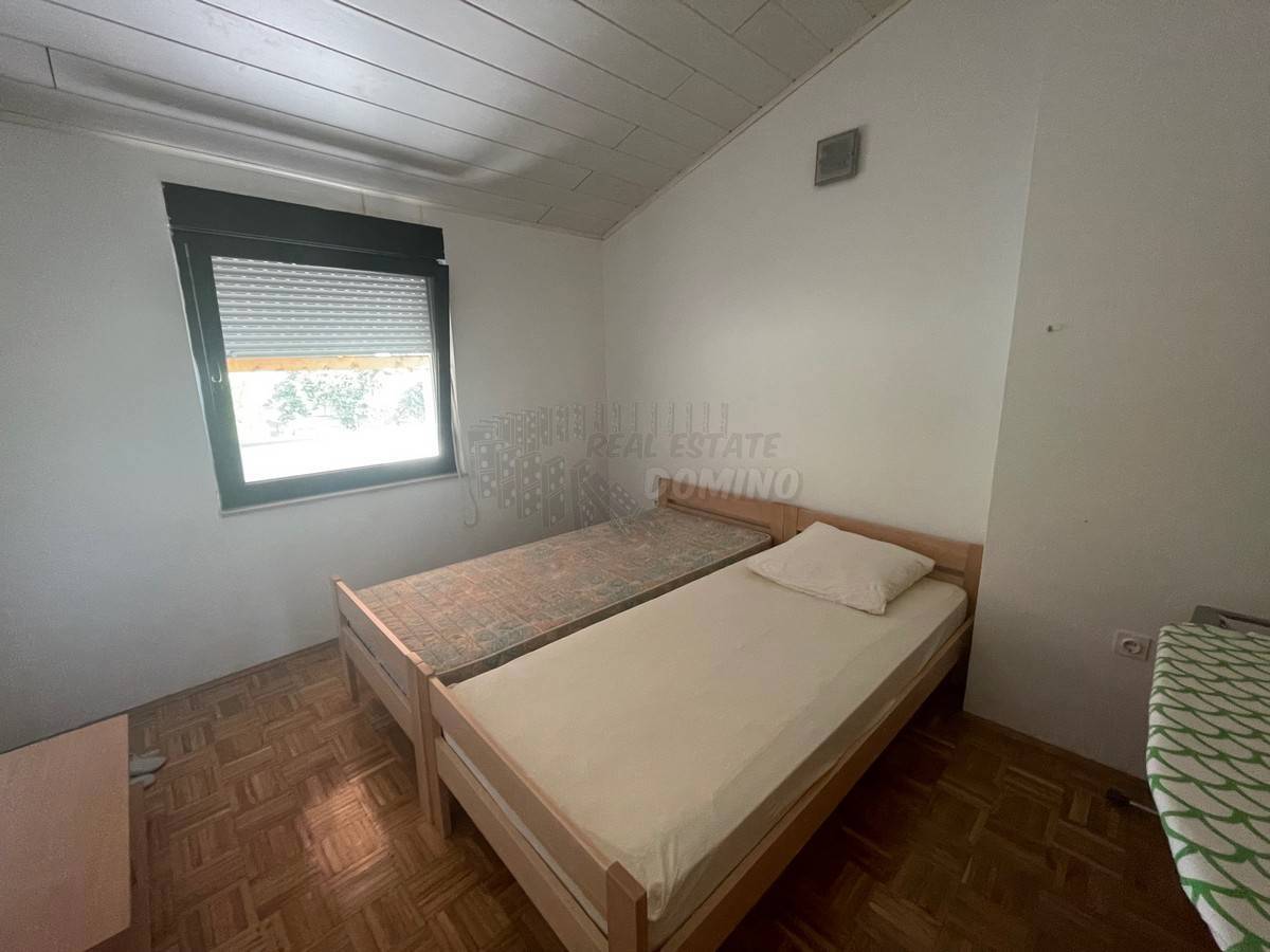 Stanovanje s čudovitim razgledom in 2 terasama! Mesto Krk!