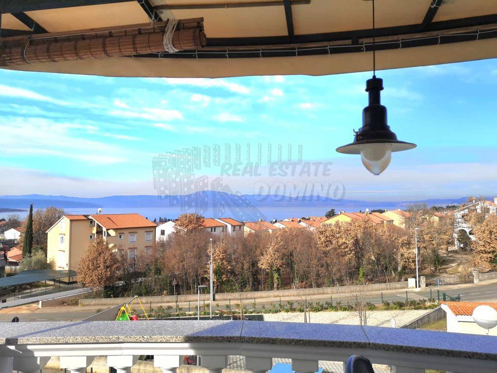 Dvoetažni apartma s pogledom na morje! Malinska!