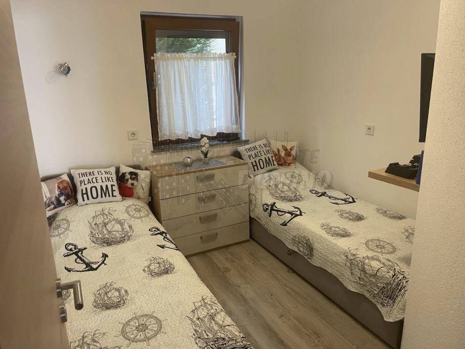 Stanovanje z lepim vrtom!! Malinska-okolica