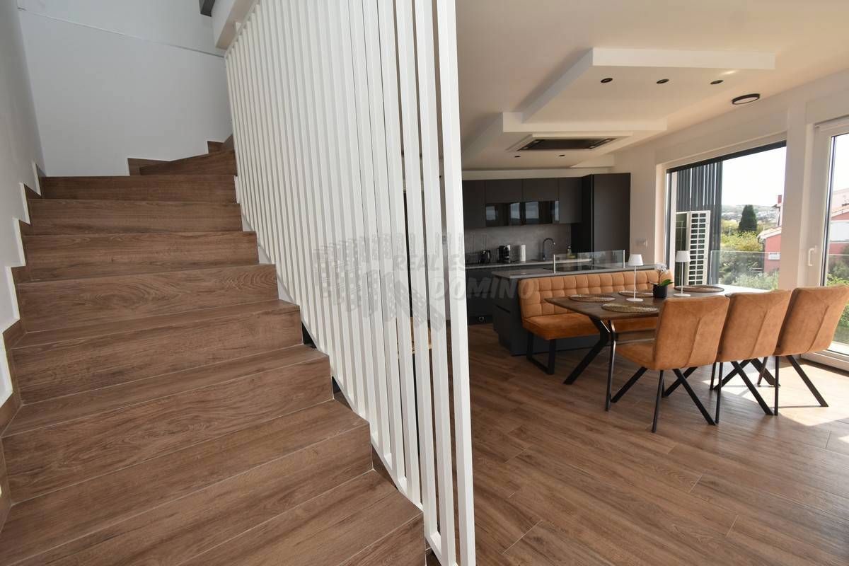 Čudovit Penthouse s panoramskim razgledom! Punat