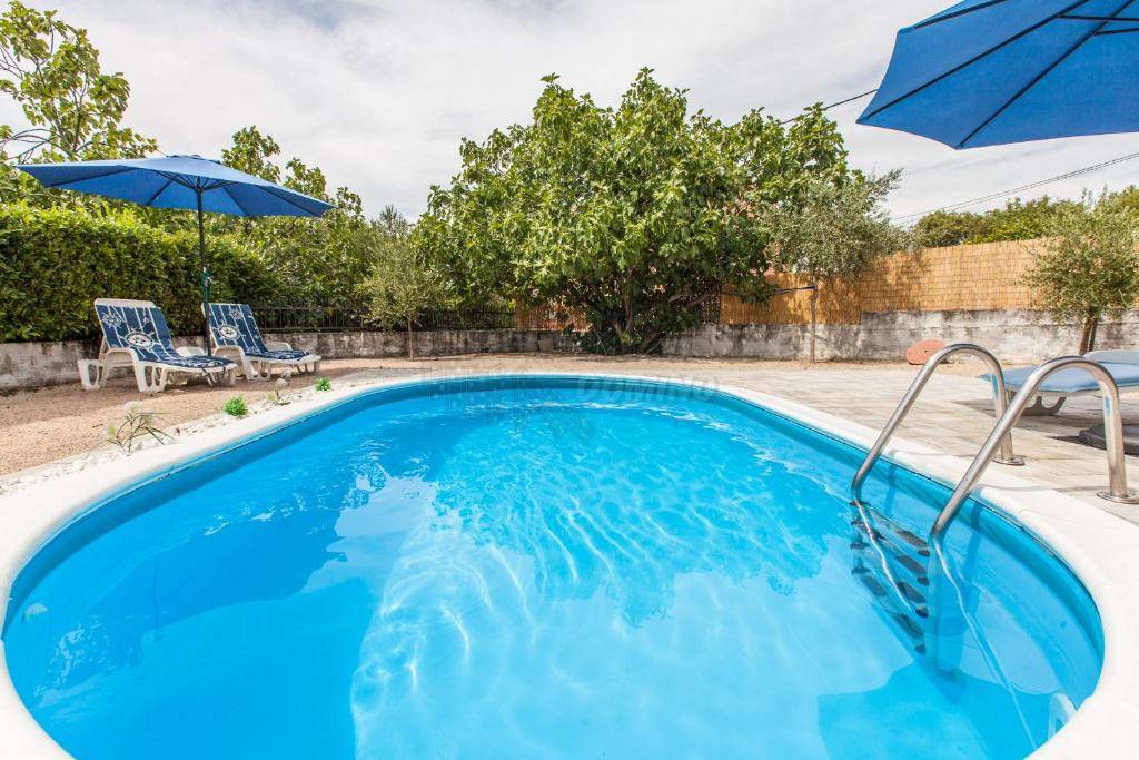 Čudovita hiša z grijanim bazenom! Otok Krk!