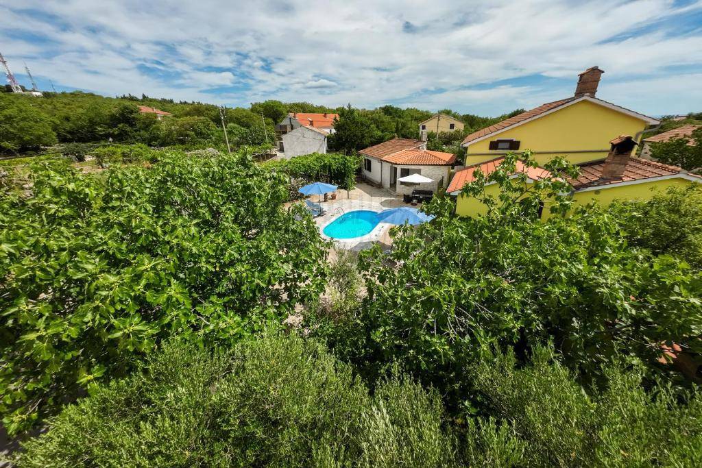 Čudovita hiša z grijanim bazenom! Otok Krk!