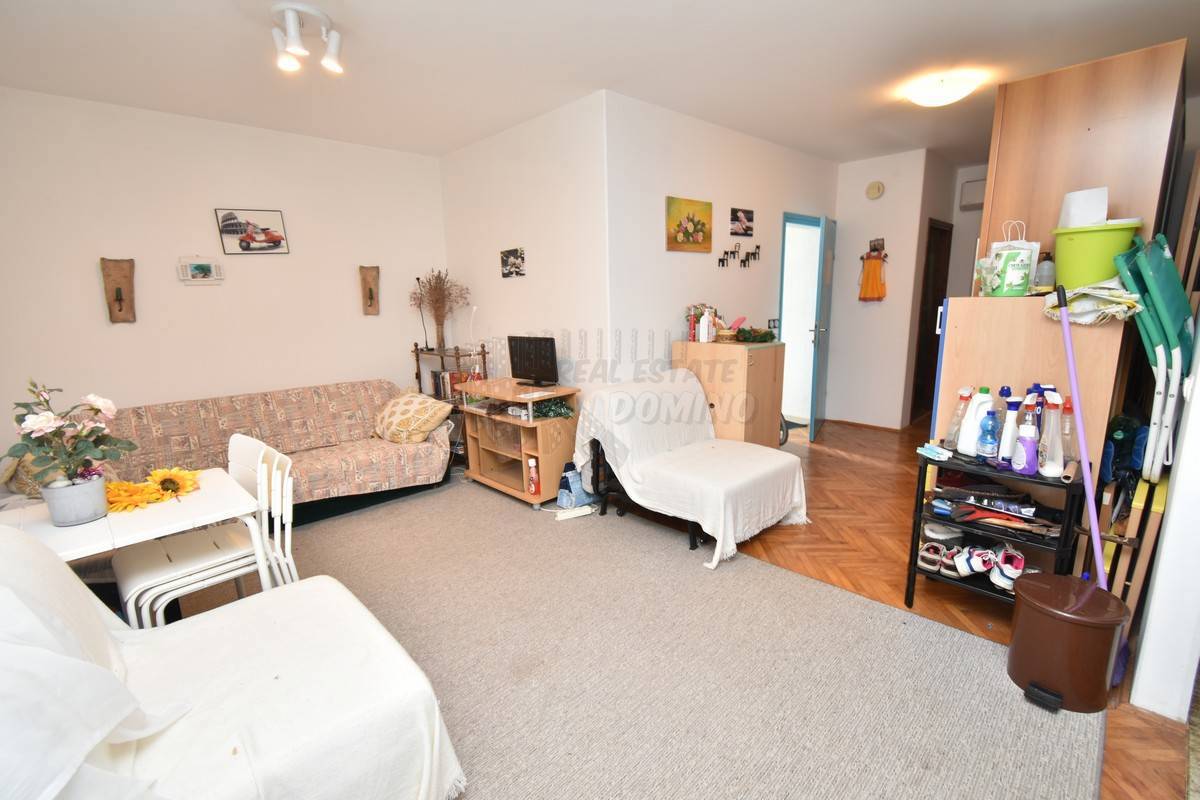 Hiša s 3 ločenimi apartmaji in vrtom! Njivice