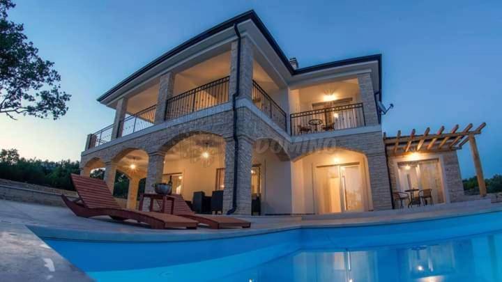 Čudovita vila s pogledom na morje! Otok Krk!