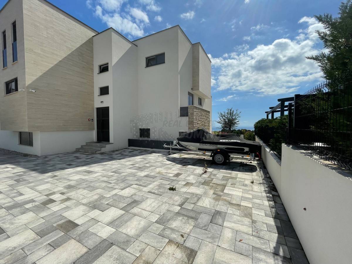 Penthouse z odprtim pogledom - mesto Krk!
