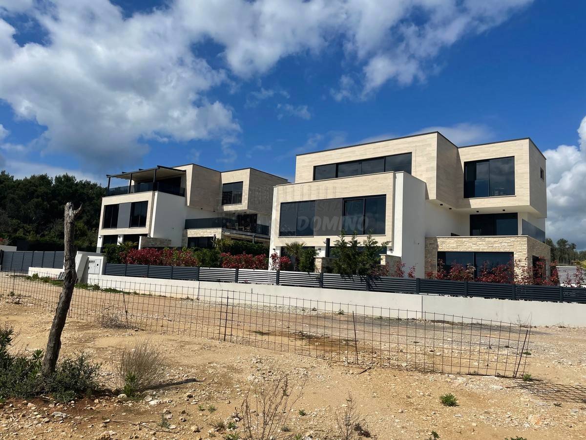 Penthouse z odprtim pogledom - mesto Krk!
