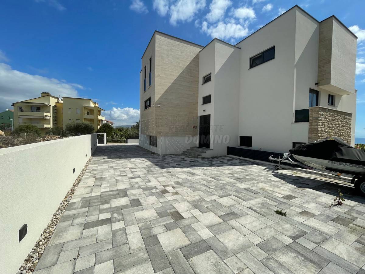 Penthouse z odprtim pogledom - mesto Krk!