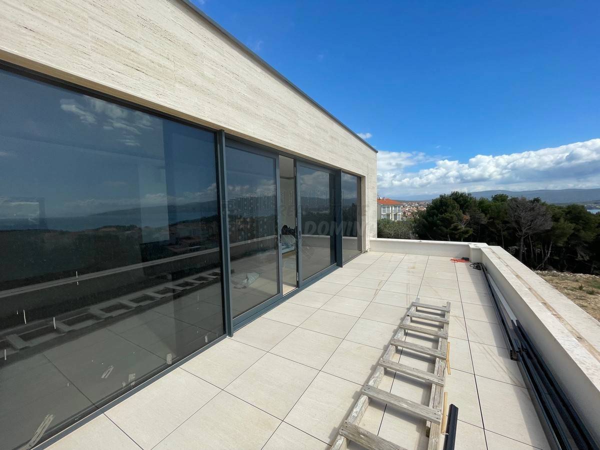 Penthouse z odprtim pogledom - mesto Krk!