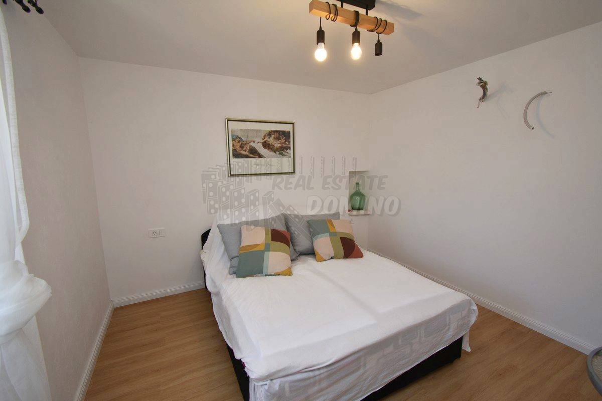 Casa ristrutturata con giardino di 1068m2! L'isola di Krk!