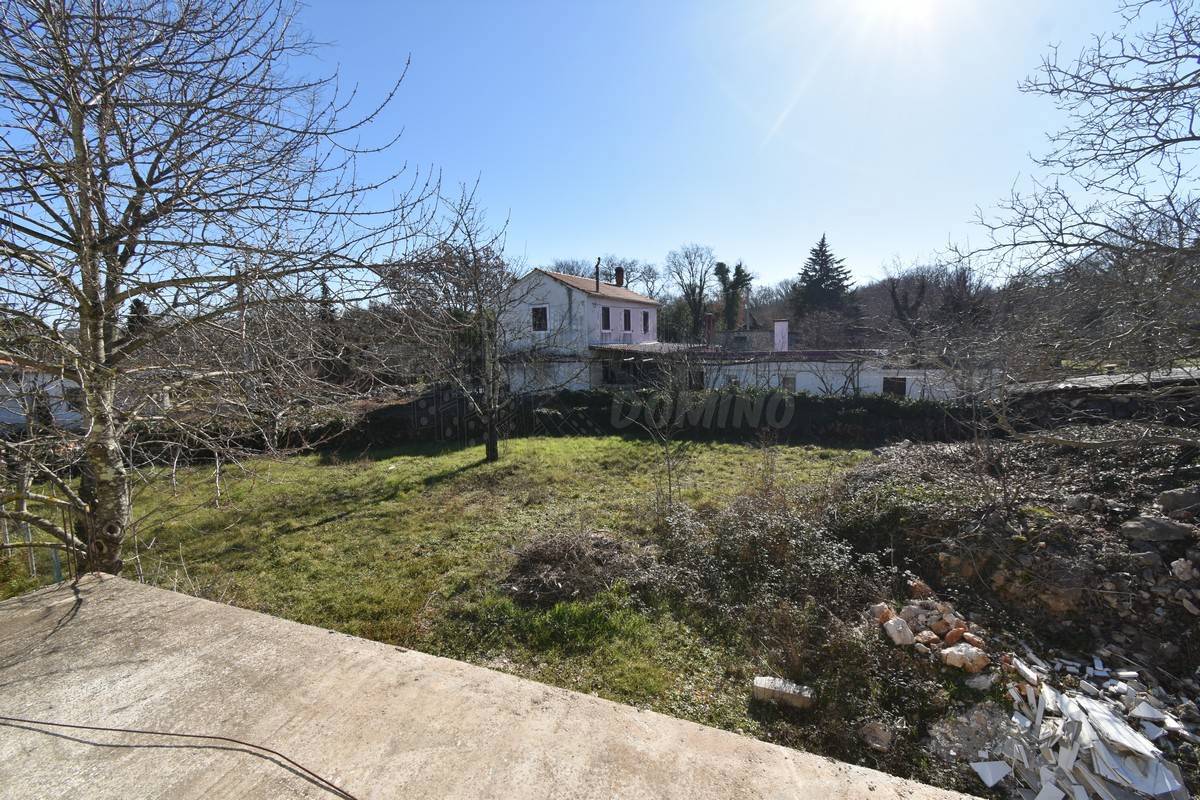 Casa ristrutturata con giardino di 1068m2! L'isola di Krk!