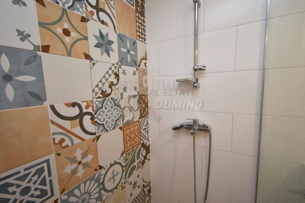 Casa ristrutturata con giardino di 1068m2! L'isola di Krk!