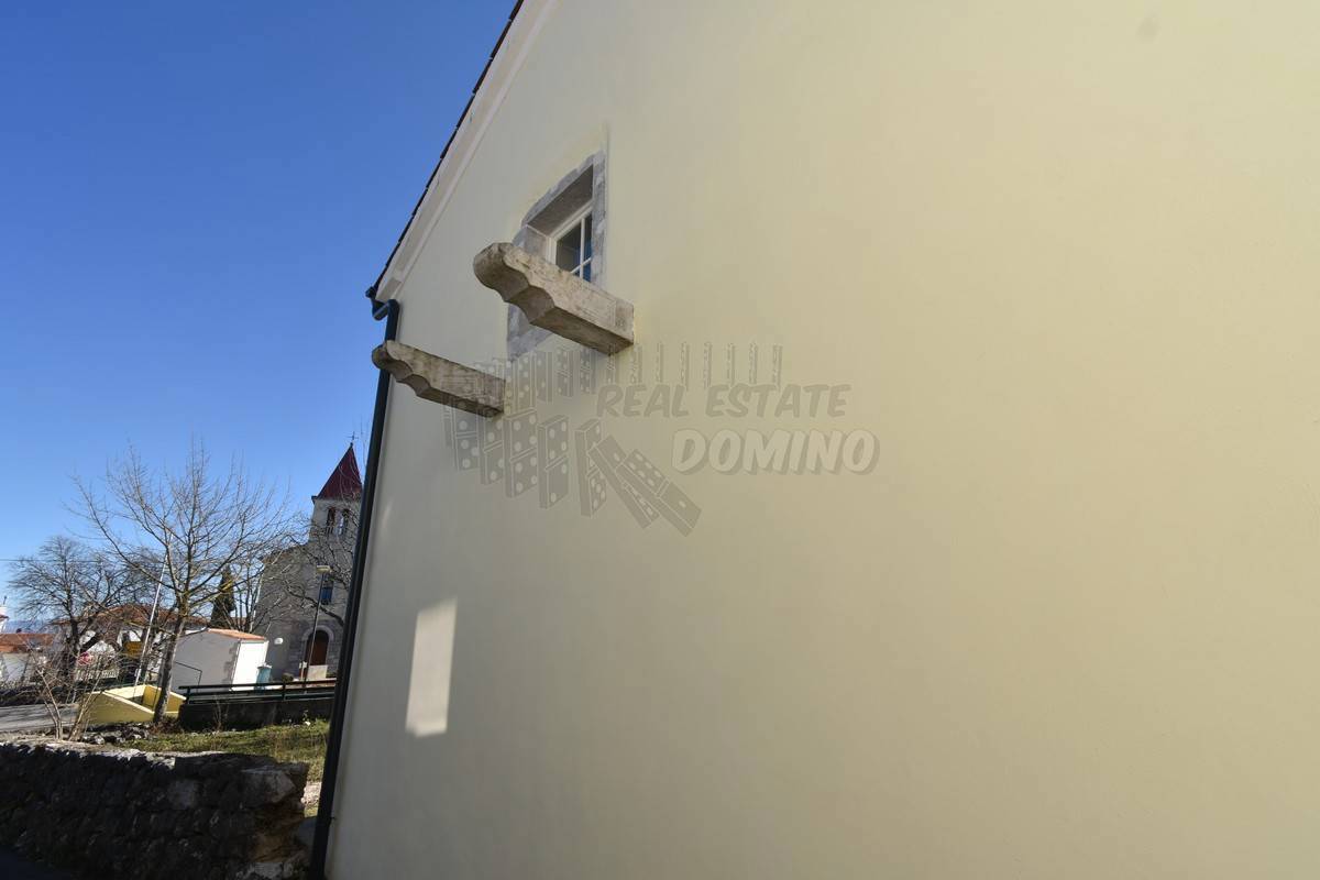 Casa ristrutturata con giardino di 1068m2! L'isola di Krk!