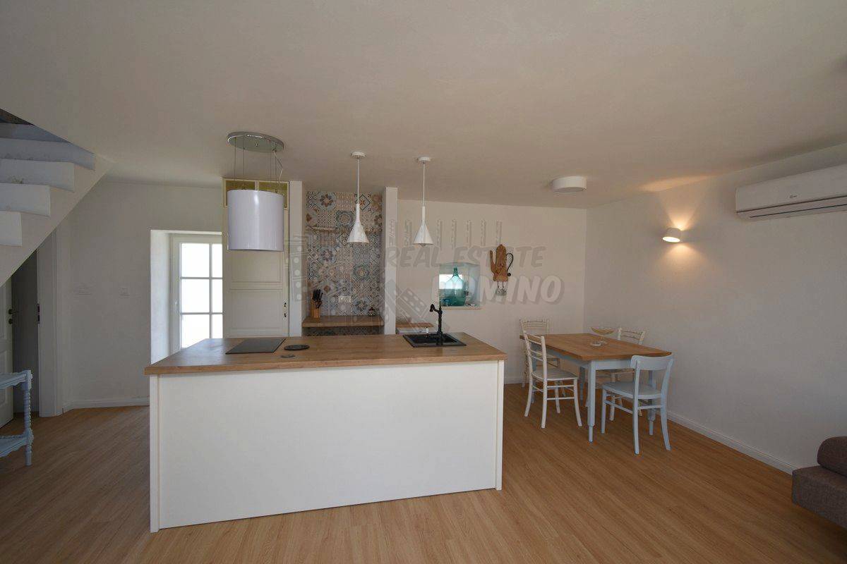 Casa ristrutturata con giardino di 1068m2! L'isola di Krk!