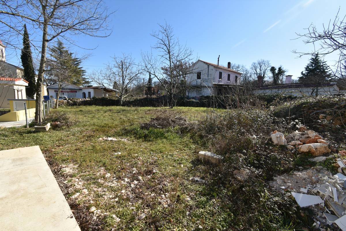 Casa ristrutturata con giardino di 1068m2! L'isola di Krk!