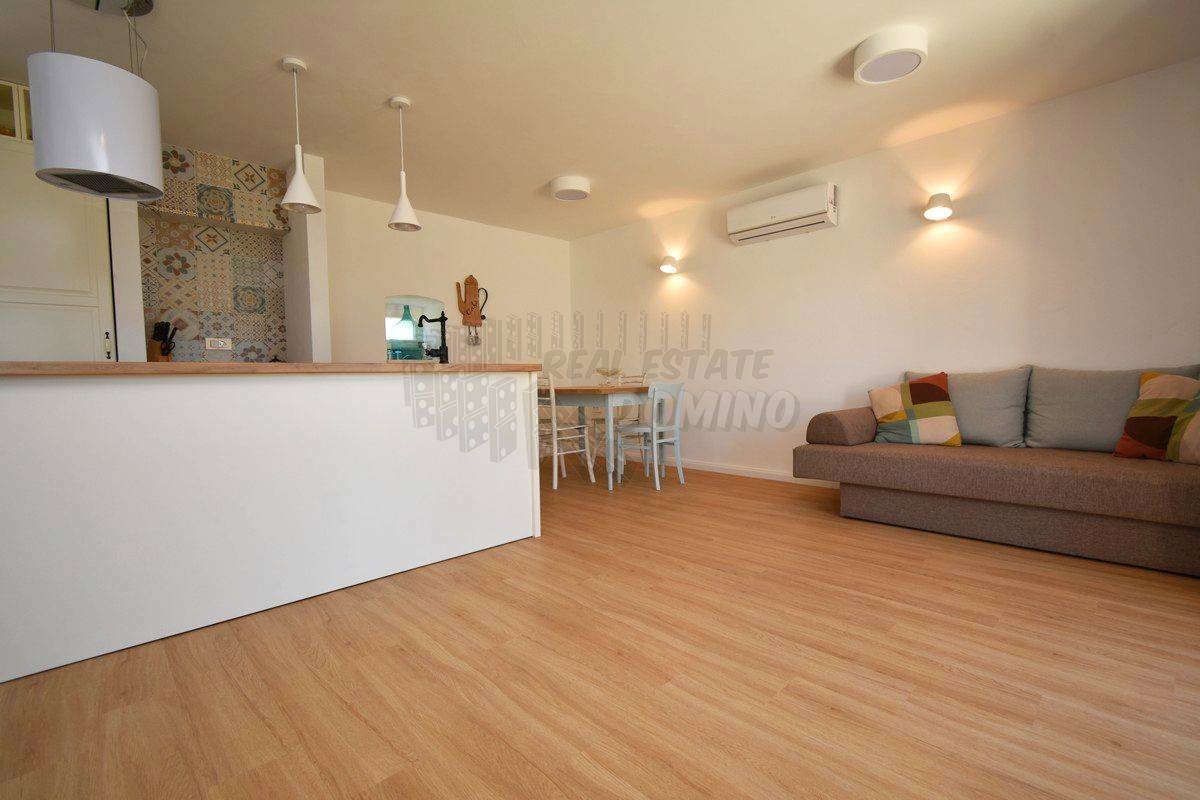 Casa ristrutturata con giardino di 1068m2! L'isola di Krk!