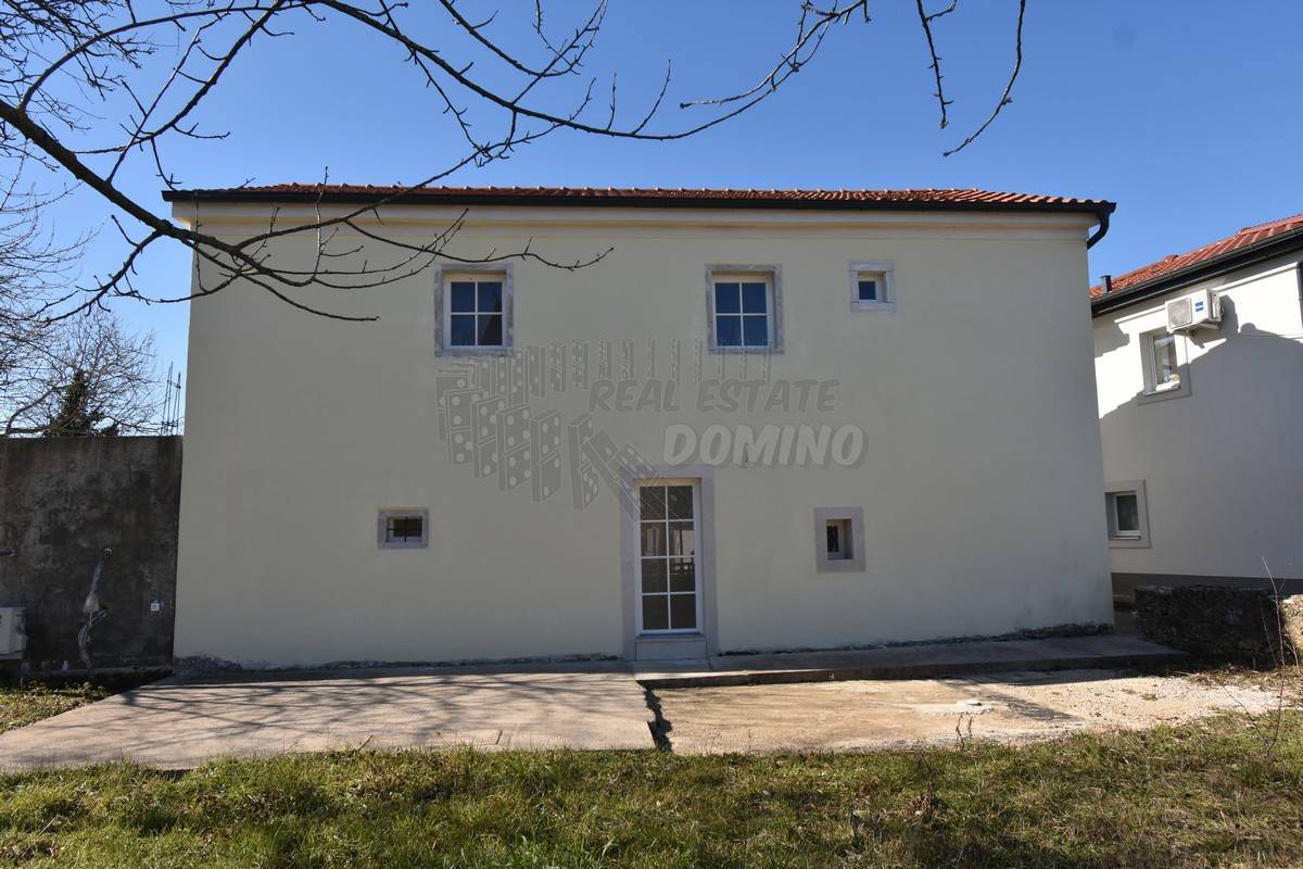 Casa ristrutturata con giardino di 1068m2! L'isola di Krk!