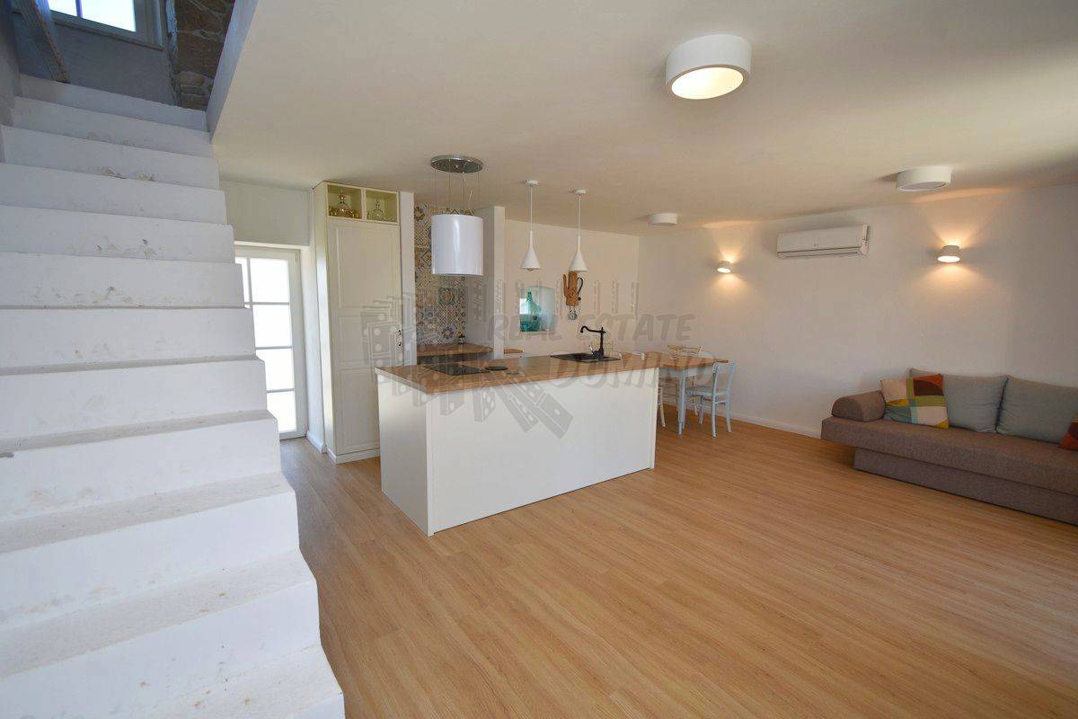 Casa ristrutturata con giardino di 1068m2! L'isola di Krk!