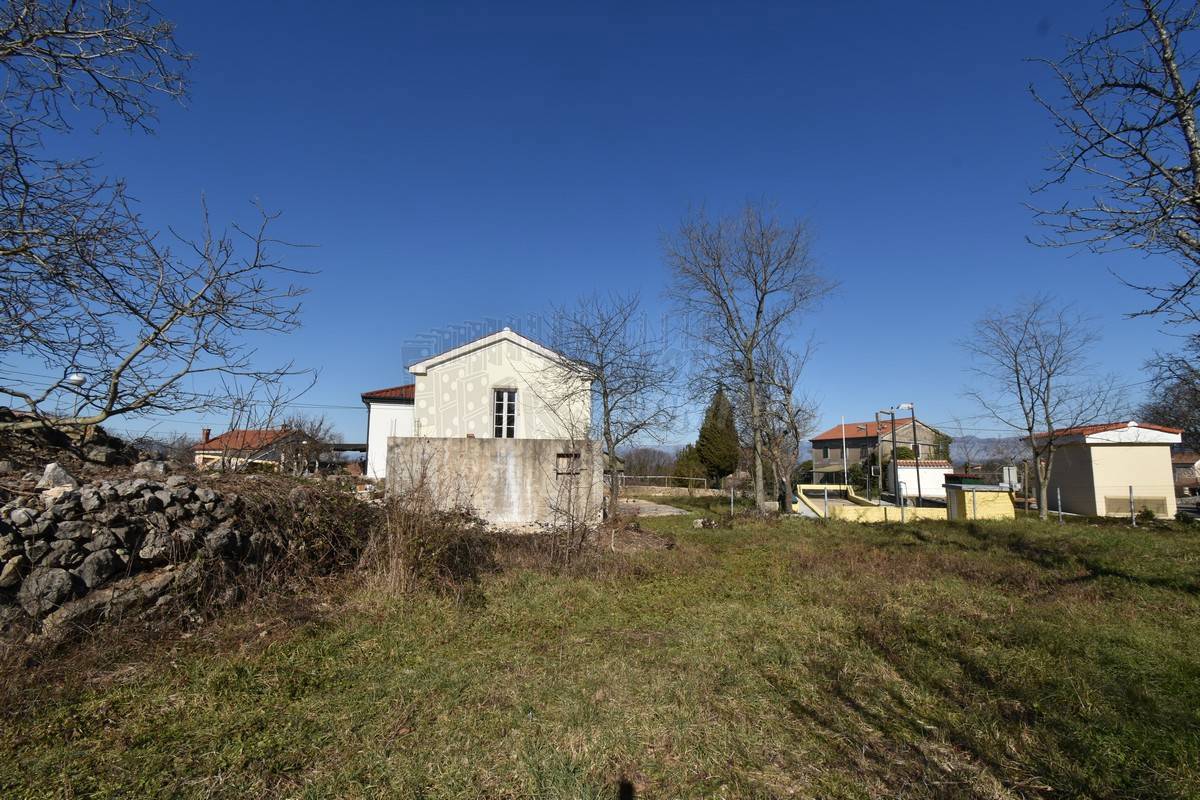 Casa ristrutturata con giardino di 1068m2! L'isola di Krk!