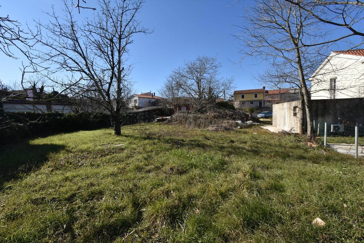 Casa ristrutturata con giardino di 1068m2! L'isola di Krk!