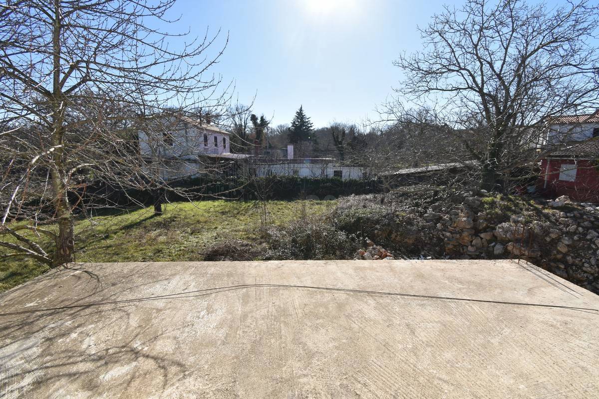 Casa ristrutturata con giardino di 1068m2! L'isola di Krk!