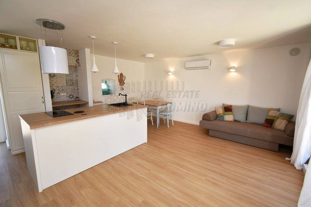 Casa ristrutturata con giardino di 1068m2! L'isola di Krk!