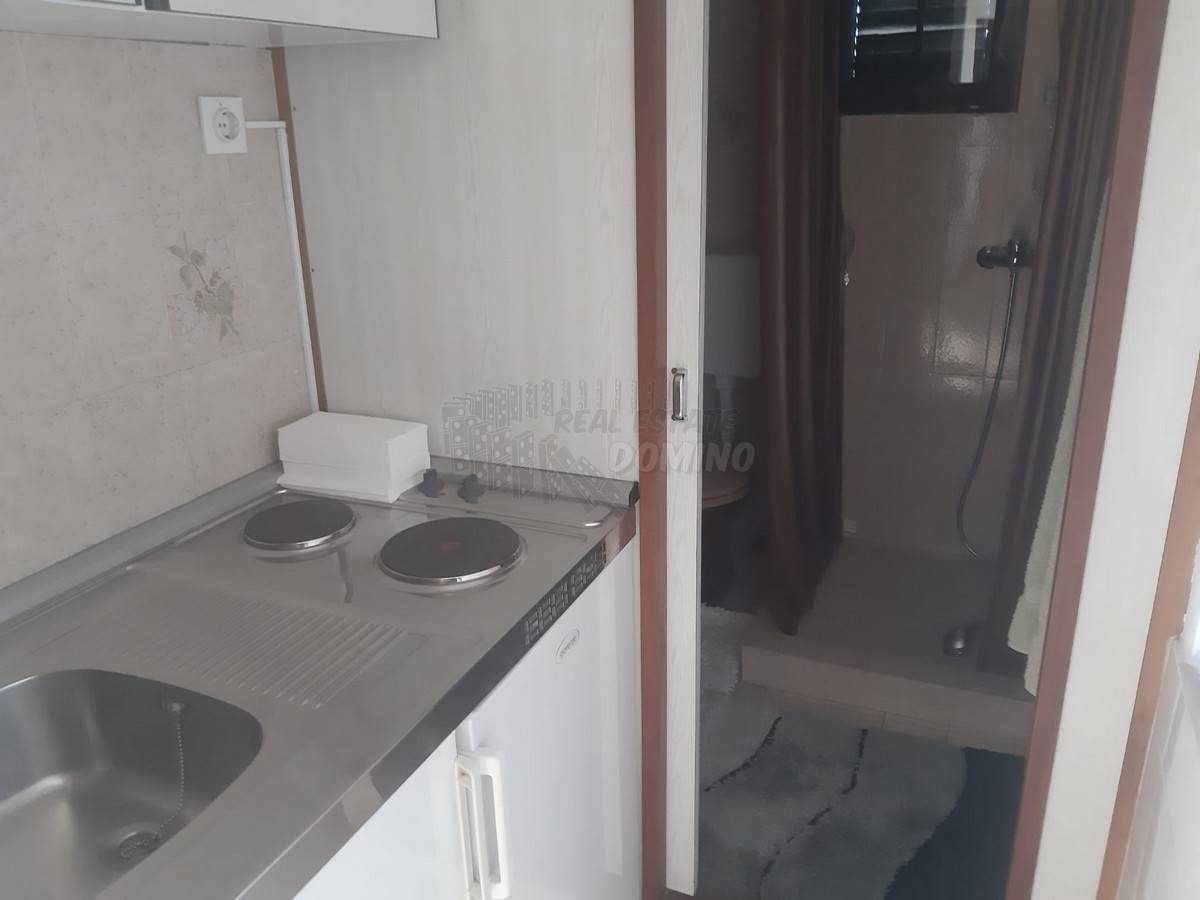 Hiša z 2 apartmajema, velik potencial! Otok Krk