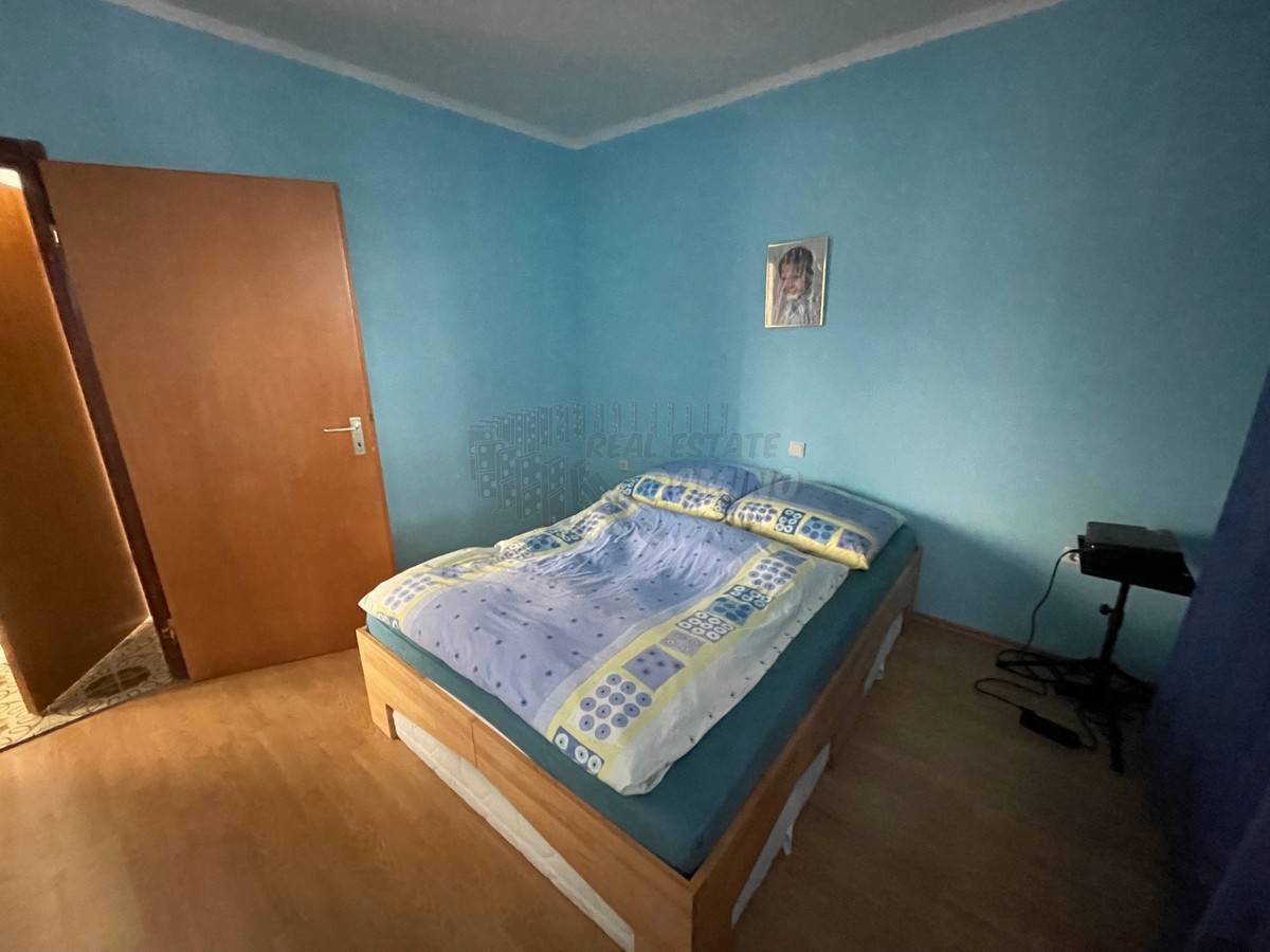 Hiša z 2 apartmajema, velik potencial! Otok Krk